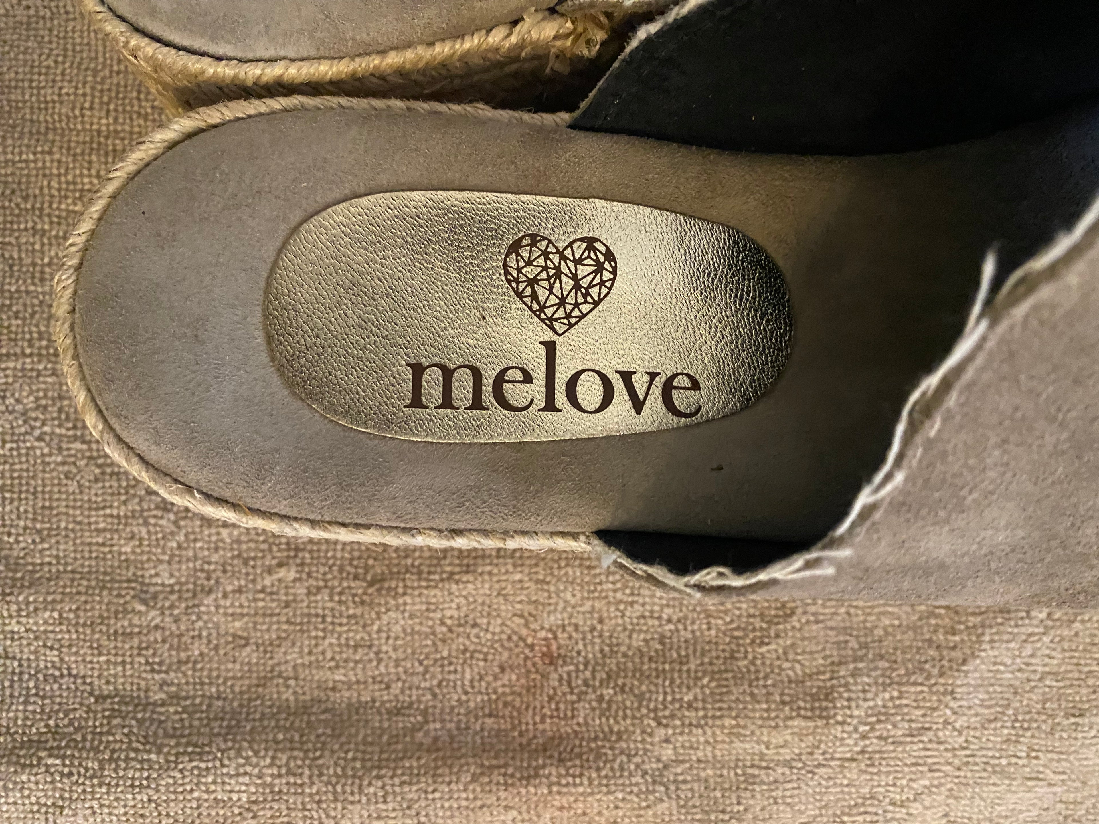 Melove platåsandaler stl 40 beige.