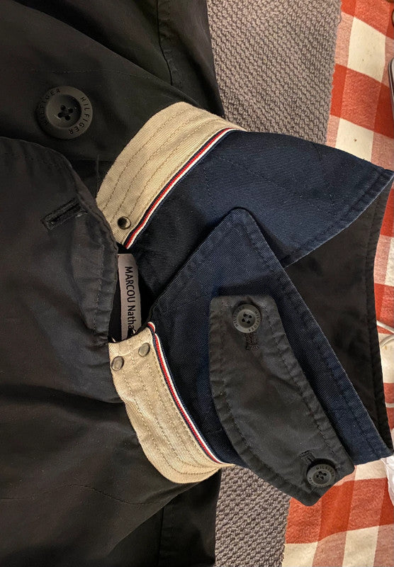 En snygg och varm trenchcoat som är skönt att använda.