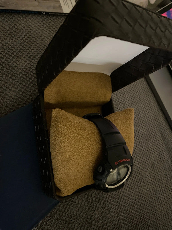 Ett helt nytt klocka med boxen.