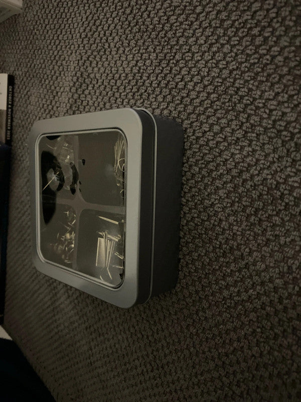Pappersstift, set som är oanvänt och innehåller fyra olika set.