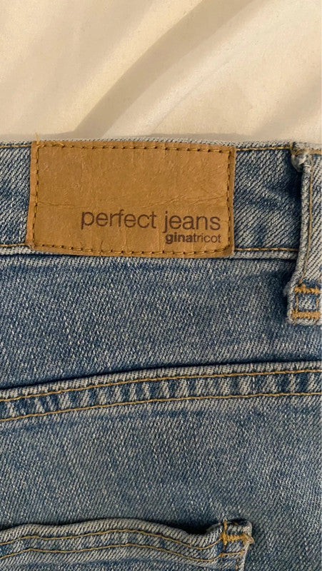Gina Tricot Perfect Jeans damjeans stl 38 W26 blå