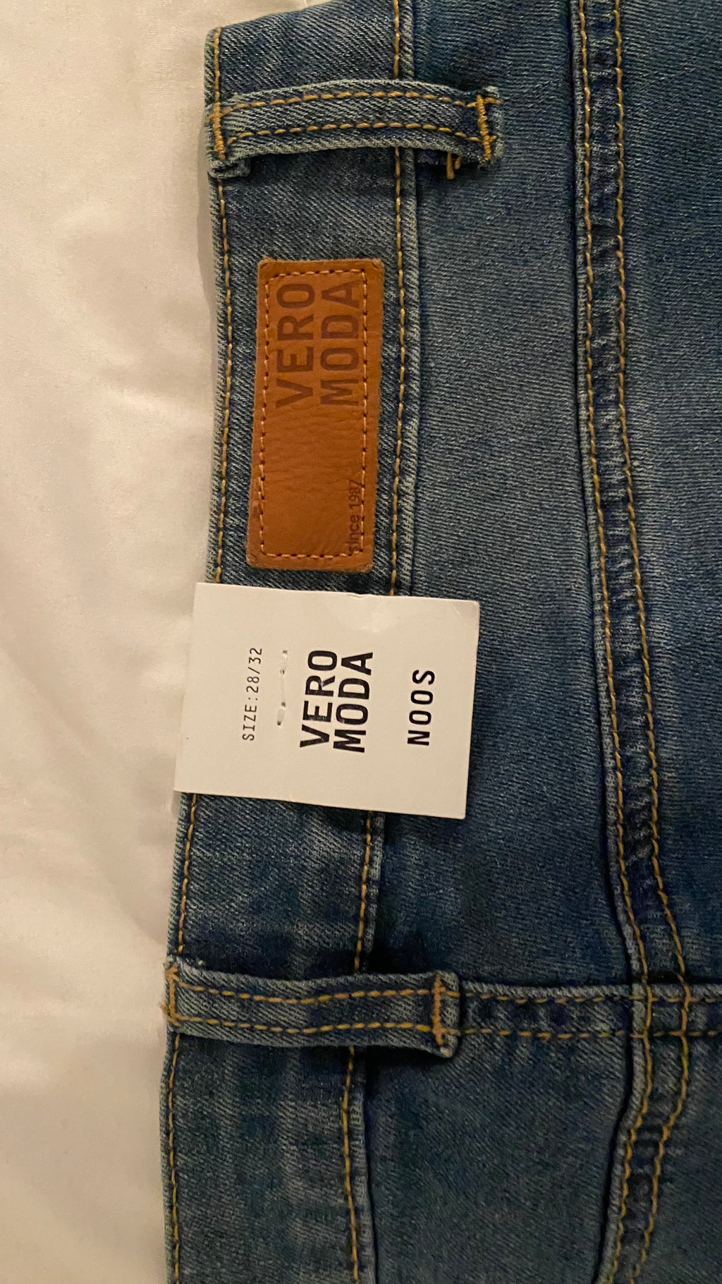 Vero Moda jeans storlek 32 längd och W28 blå dam.