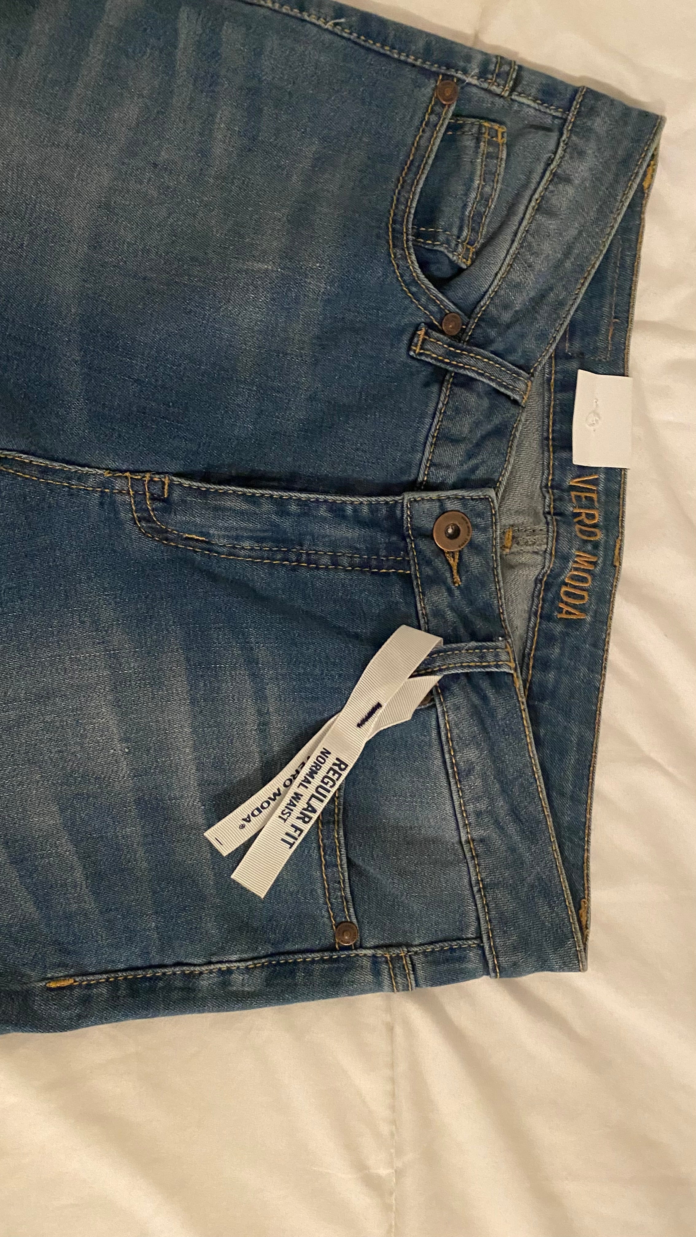 Vero Moda jeans storlek 32 längd och W28 blå dam.