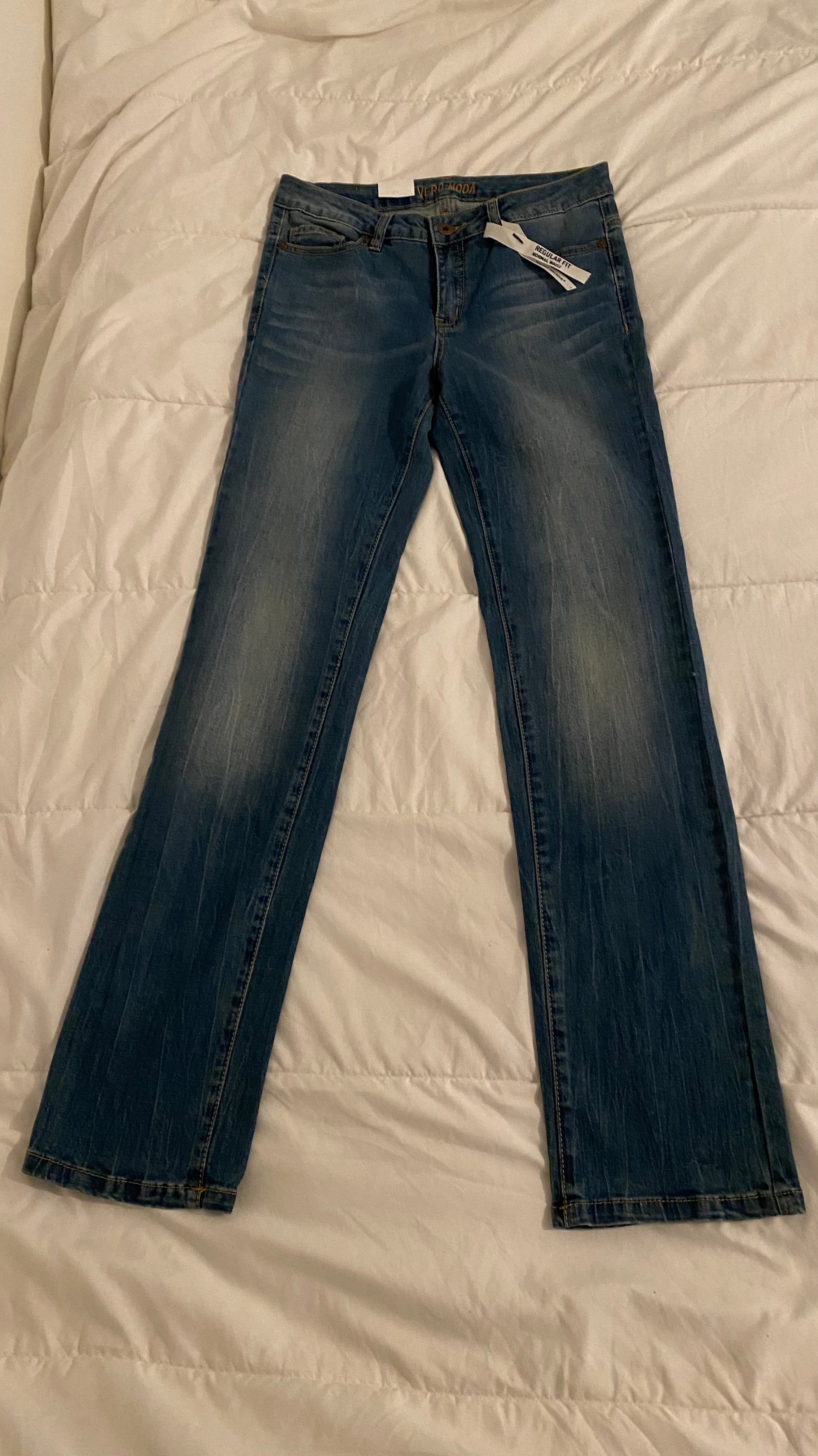Vero Moda jeans storlek 32 längd och W28 blå dam.
