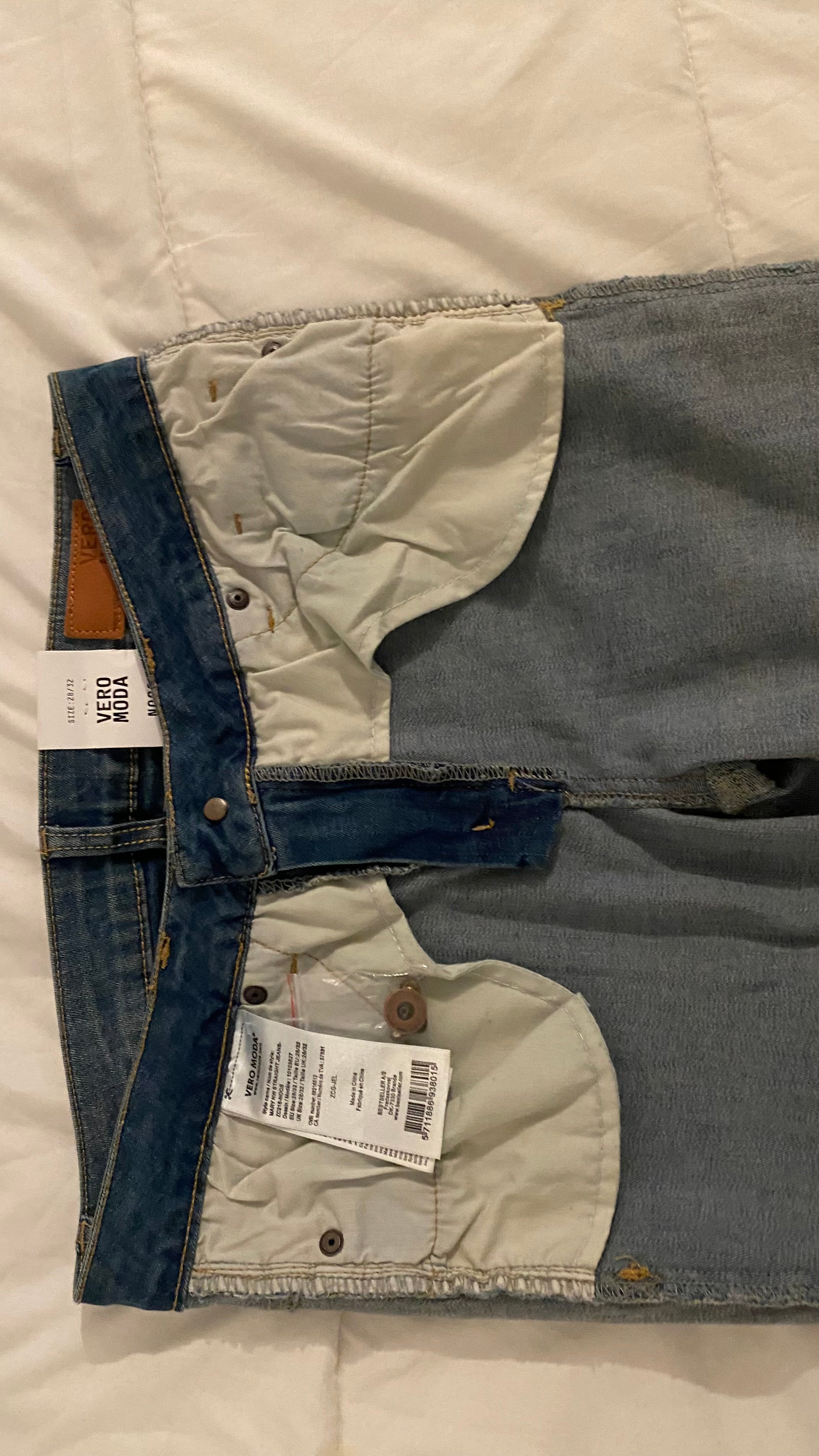 Vero Moda jeans storlek 32 längd och W28 blå dam.